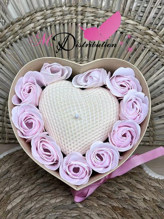 COMPO COEUR BOUGIE/ ROSES ROSES FLEUR D' ORANGER