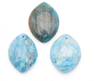 PENDENTIF PIERRE PLATE APATITE BLEUE A