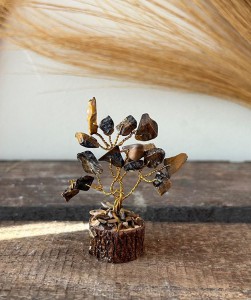 MINI ARBRE GEMMES BASE BOIS/OEIL DE TIGRE