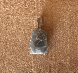 PENDENTIF PIERRE BRUTE CALCITE BLEUE (A)